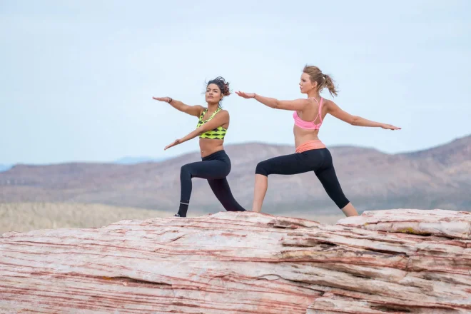Biegsam bleiben - Darum liegt Yoga voll im Trend