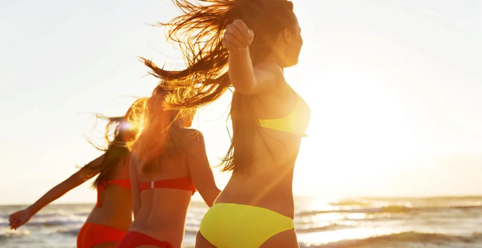 Fit für den Bikini? Die besten Übungen für zu Hause